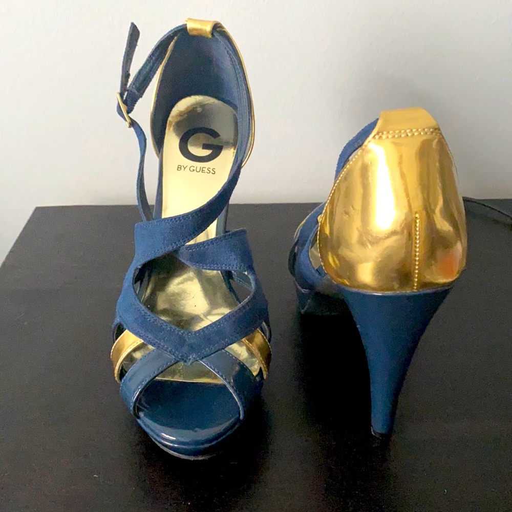 Navy & Gold Guess heels!